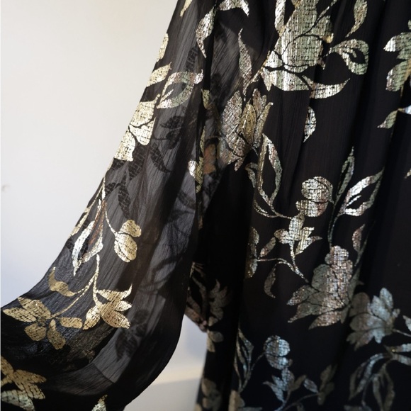 Black and Gold Floral Blouse - Picture 9 of 10